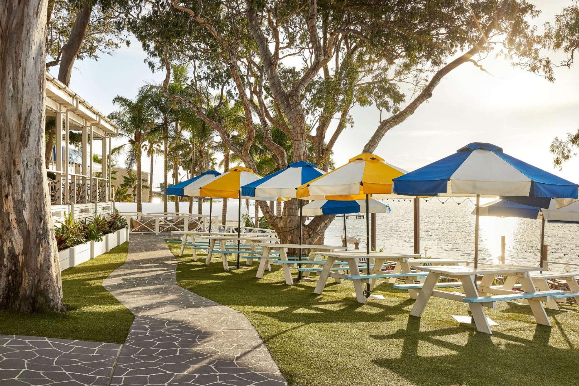 The Beachcomber Hotel & Resort, Ascend Hotel Collection ทูคลีย์ ภายนอก รูปภาพ The Deck