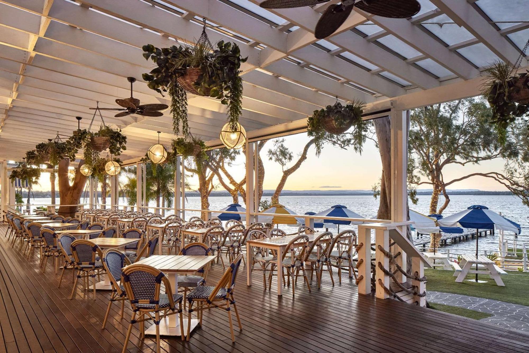 The Beachcomber Hotel & Resort, Ascend Hotel Collection ทูคลีย์ ภายนอก รูปภาพ The Deck at the Oyster Bar