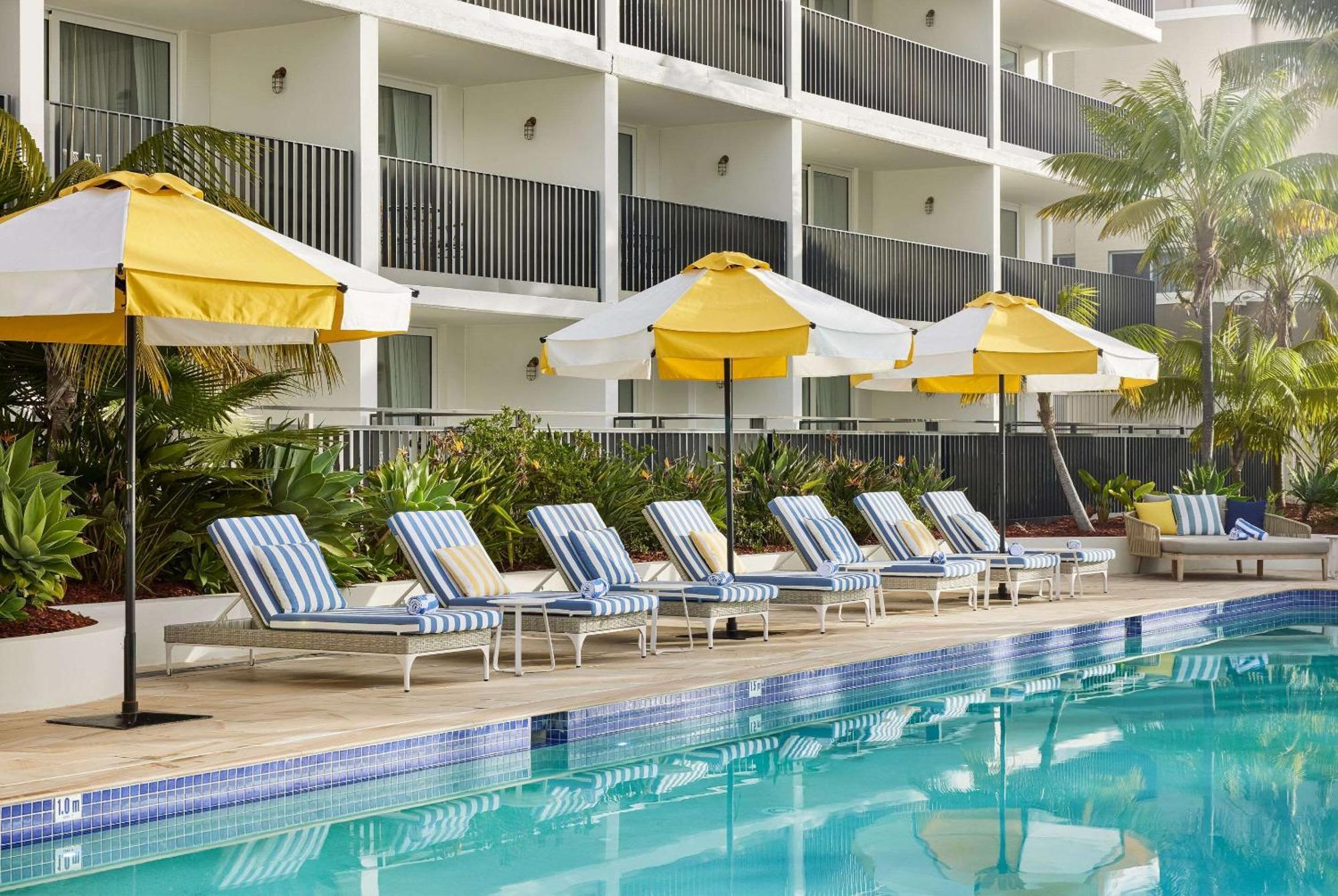 The Beachcomber Hotel & Resort, Ascend Hotel Collection ทูคลีย์ ภายนอก รูปภาพ The pool at The Standard, East Village