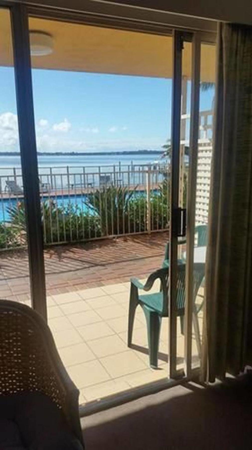 The Beachcomber Hotel & Resort, Ascend Hotel Collection ทูคลีย์ ภายนอก รูปภาพ View of the pool from a guest room